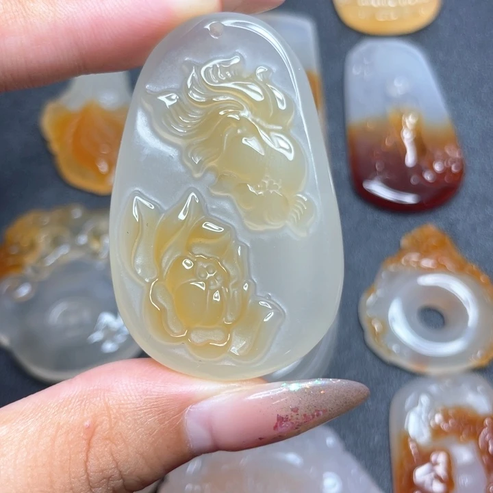 玛瑙/玉髓颈饰未镶嵌