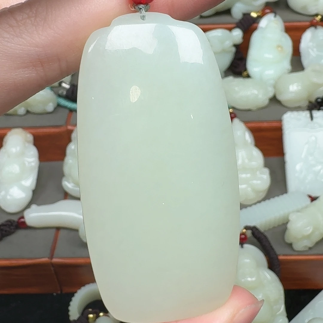 和田玉未镶嵌把件