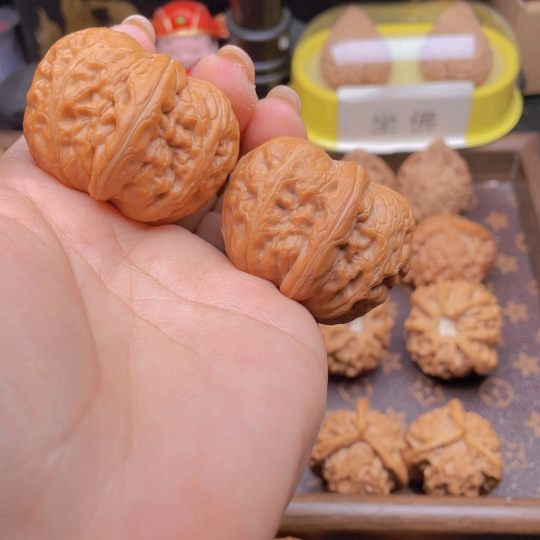 文玩核桃吊坠地****的元宝43