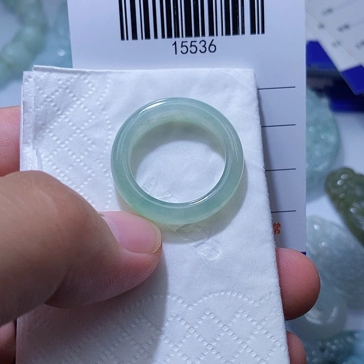 翡翠未镶嵌颈饰天光墟翡翠市场现金代购