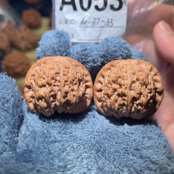 文玩核桃把件平谷血麒麟40