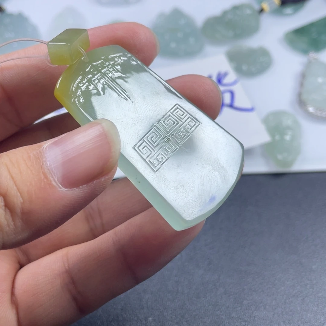 吊坠(不含链)未镶嵌翡翠…………