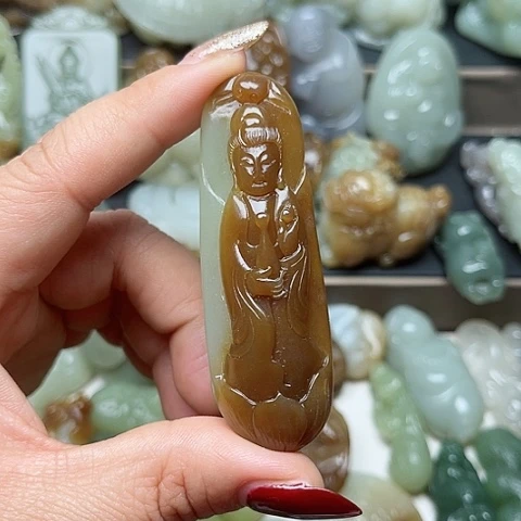 和田玉颈饰未镶嵌龍**人