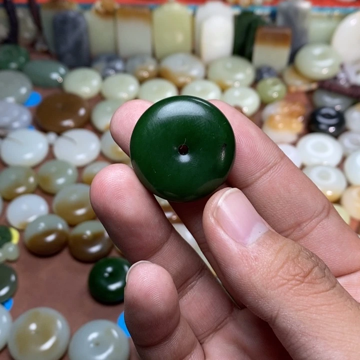 噶***哩和田玉未镶嵌吊坠(不含链)