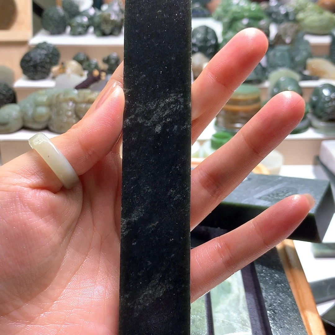 竹***。颈饰未镶嵌和田玉
