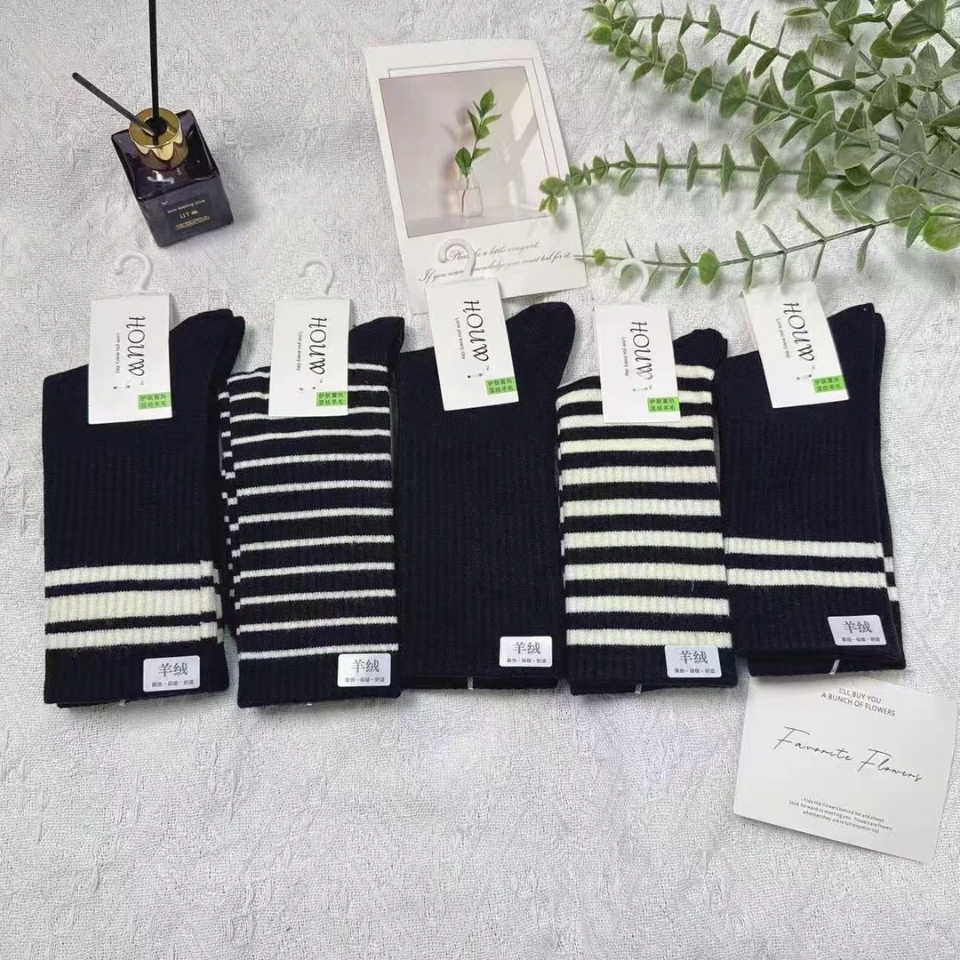 精仿羊绒秋冬新款刺绣长筒袜保暖百搭时尚潮流保暖蓄热软糯舒适
