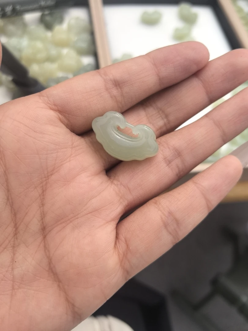 和田玉高冰如意锁祥云锁吊坠（木林）多样性发货拍一发一