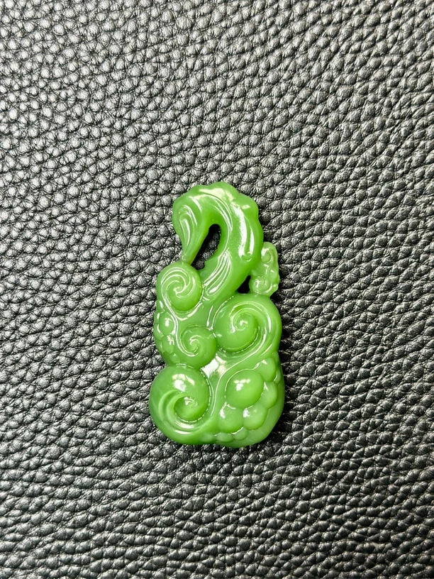 【俄料】和田玉碧玉肉底粉绿灵芝如意