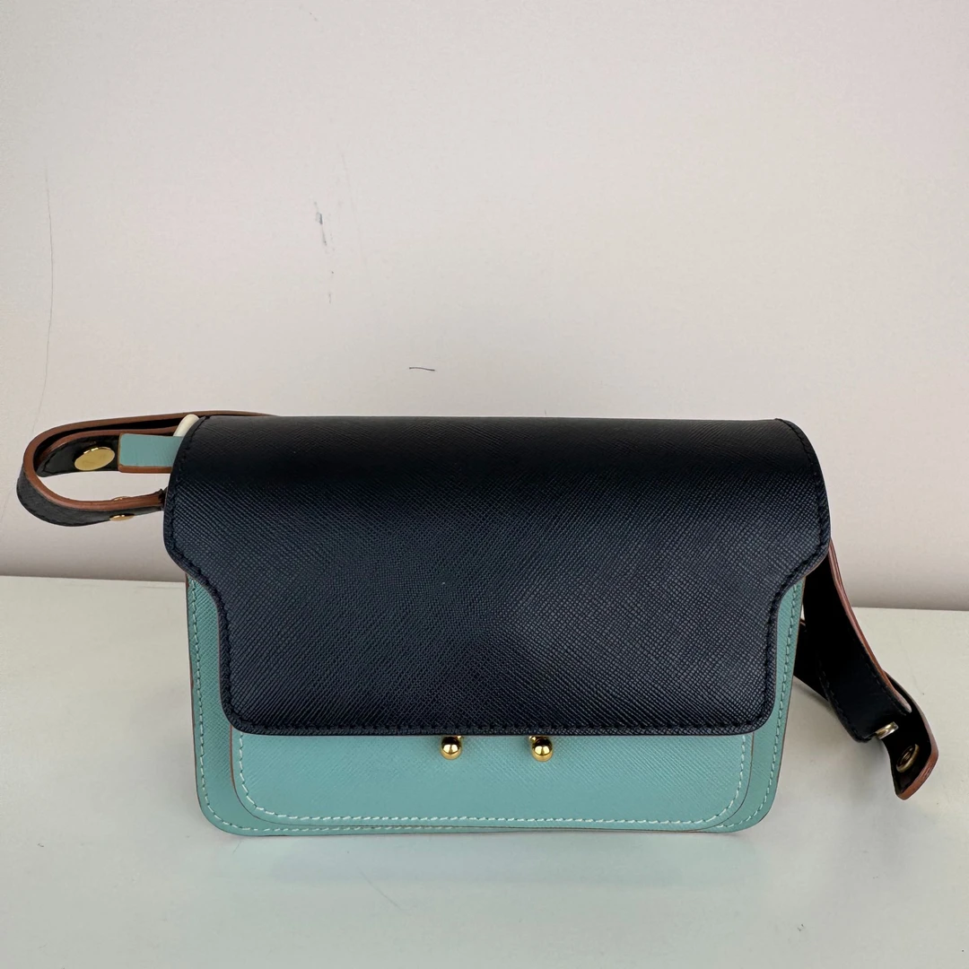 95新 MARNI 黑色斜挎包