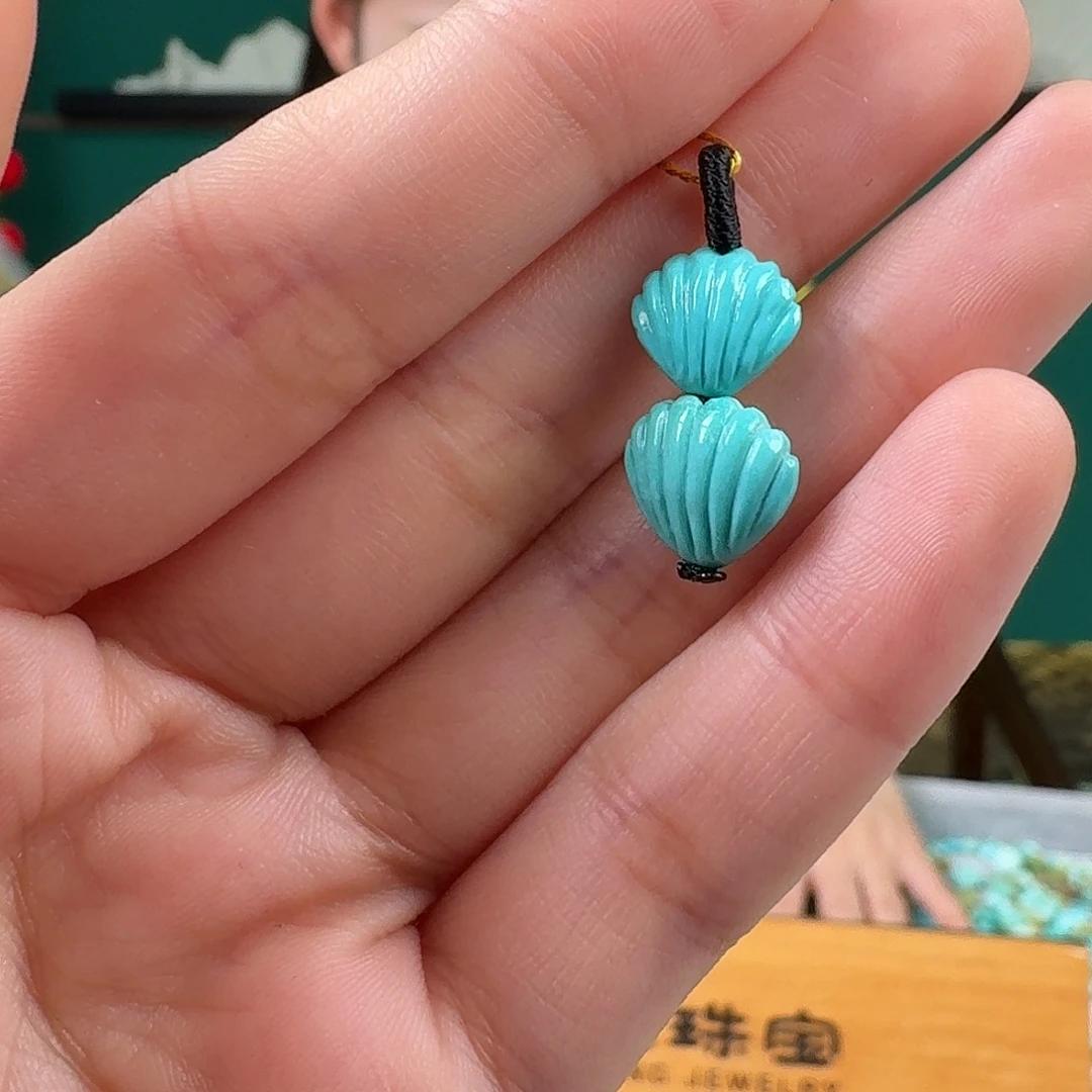 绿松石未镶嵌挂件