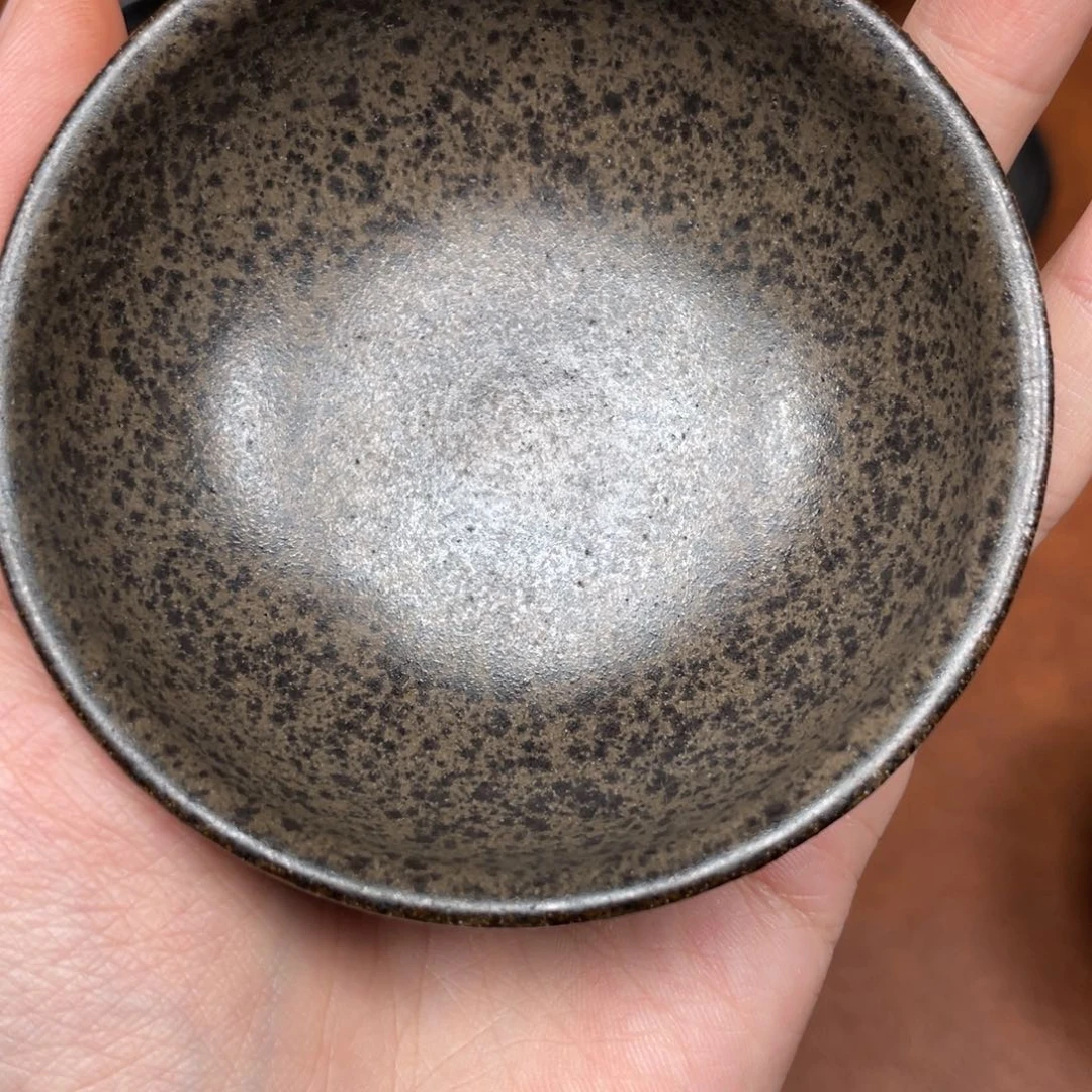 换***你茶盏山下。  蛋壳灰