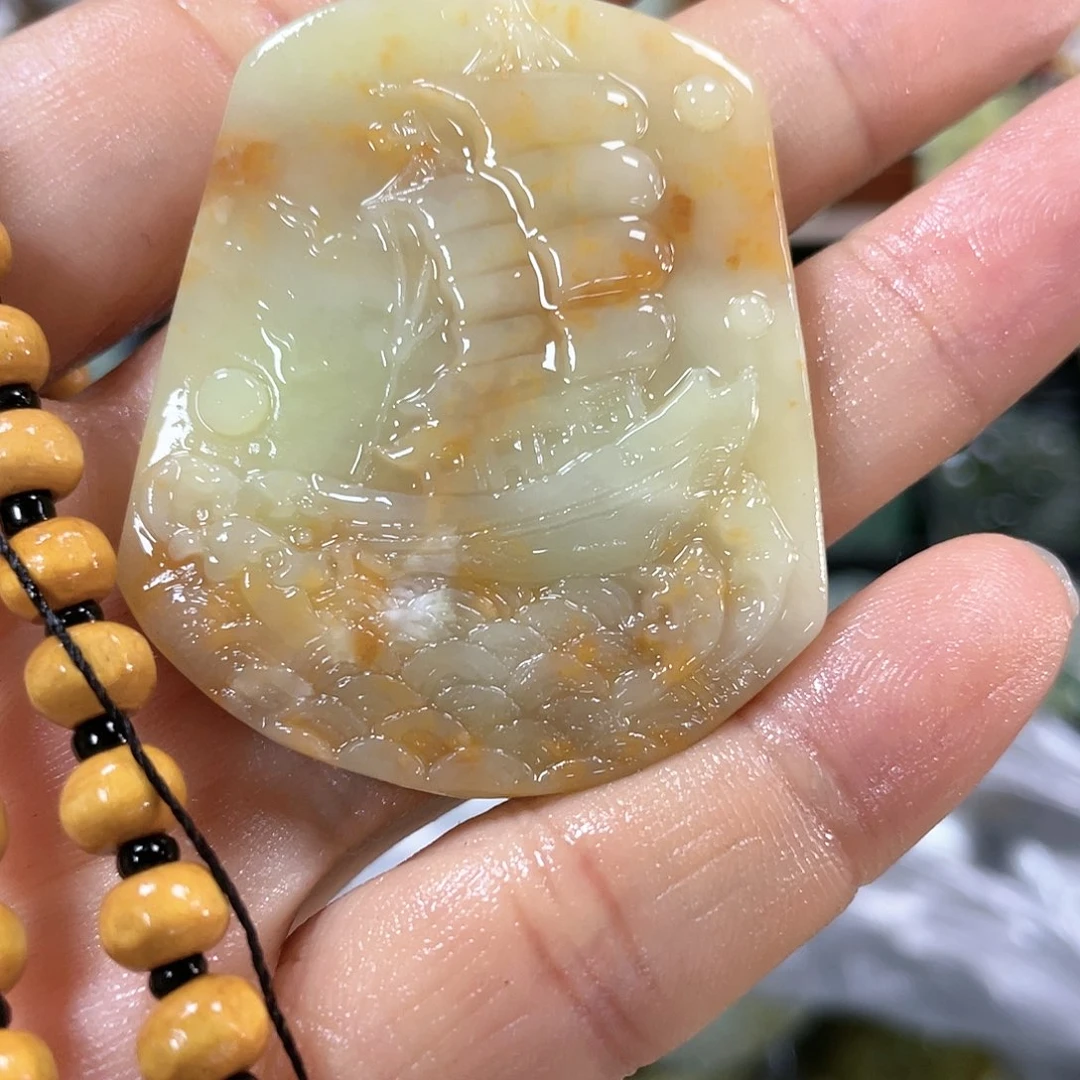 蛇纹石玉颈饰合金