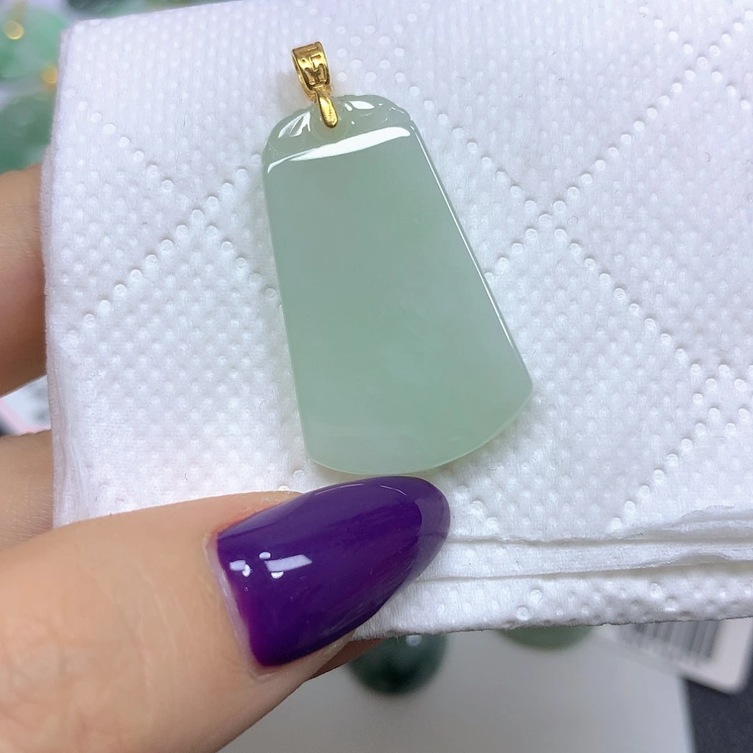 翡翠未镶嵌颈饰挂件