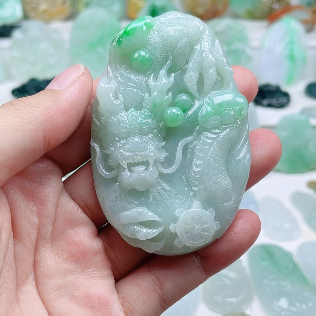 翡翠颈饰未镶嵌龙