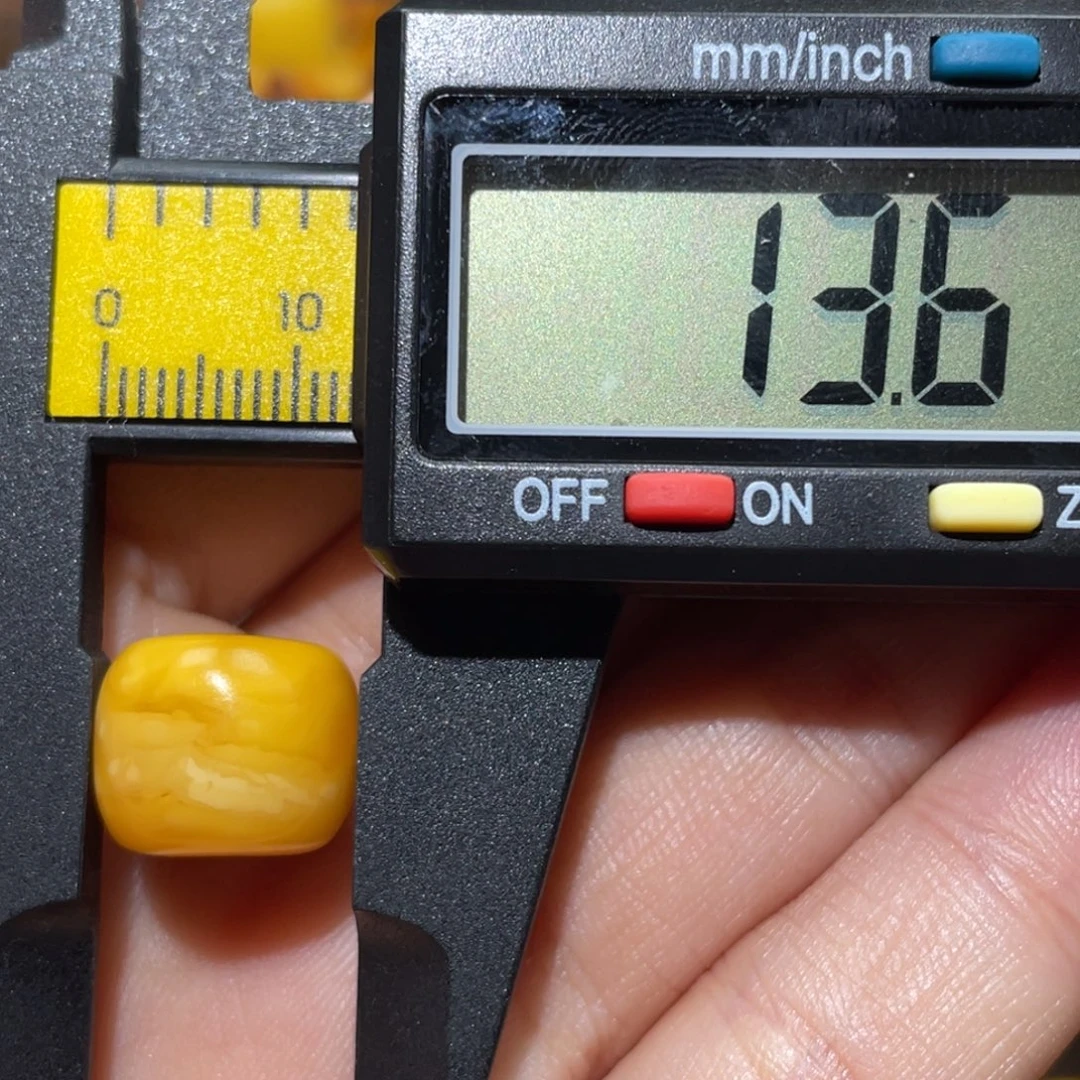 蜜蜡未镶嵌裸石墩子