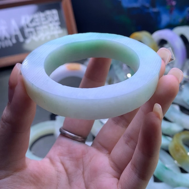 1***3定制翡翠未镶嵌翡翠手镯