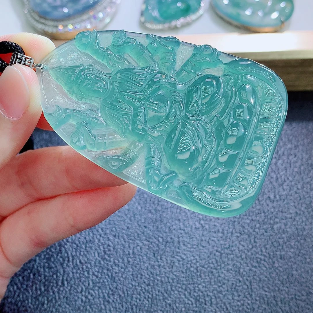 颈饰18K金镶嵌翡翠翡翠
