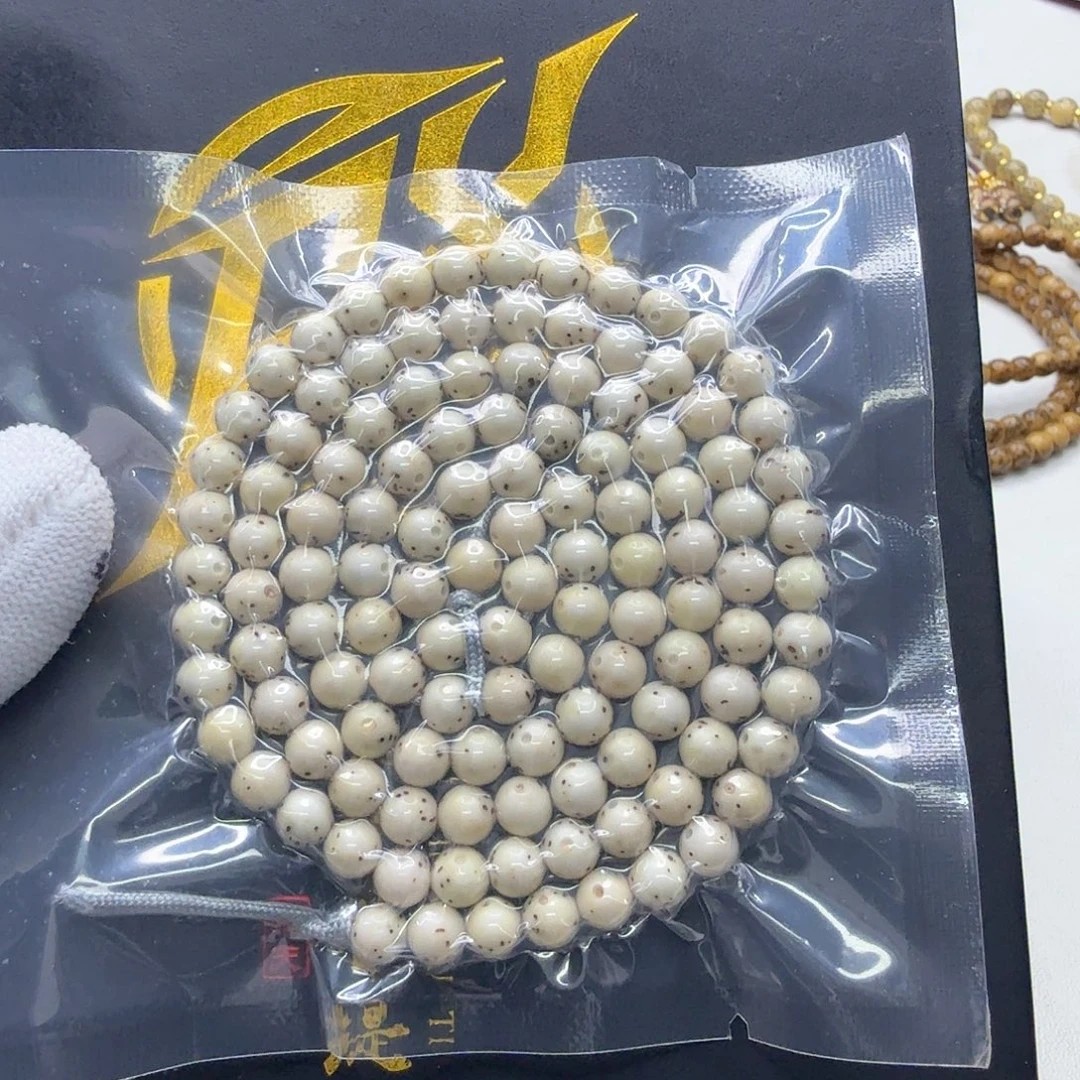 星月菩提吊坠112梵天冰白大眼睛通体6圆108一物一图