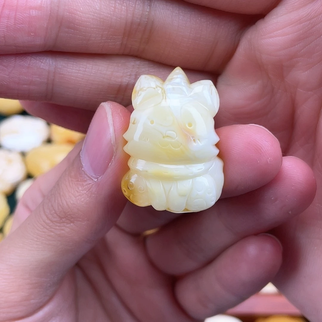 琥珀裸石未镶嵌蜜蜡