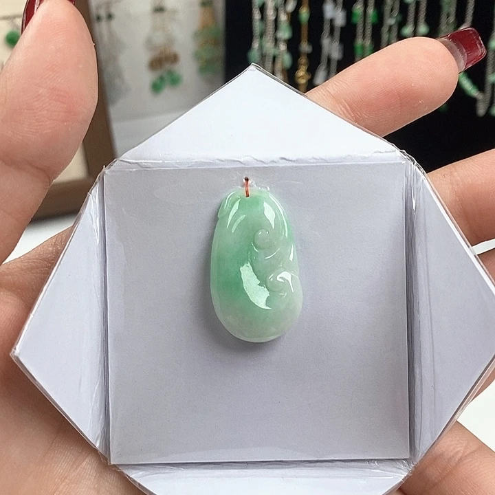 翡翠挂件未镶嵌裸石