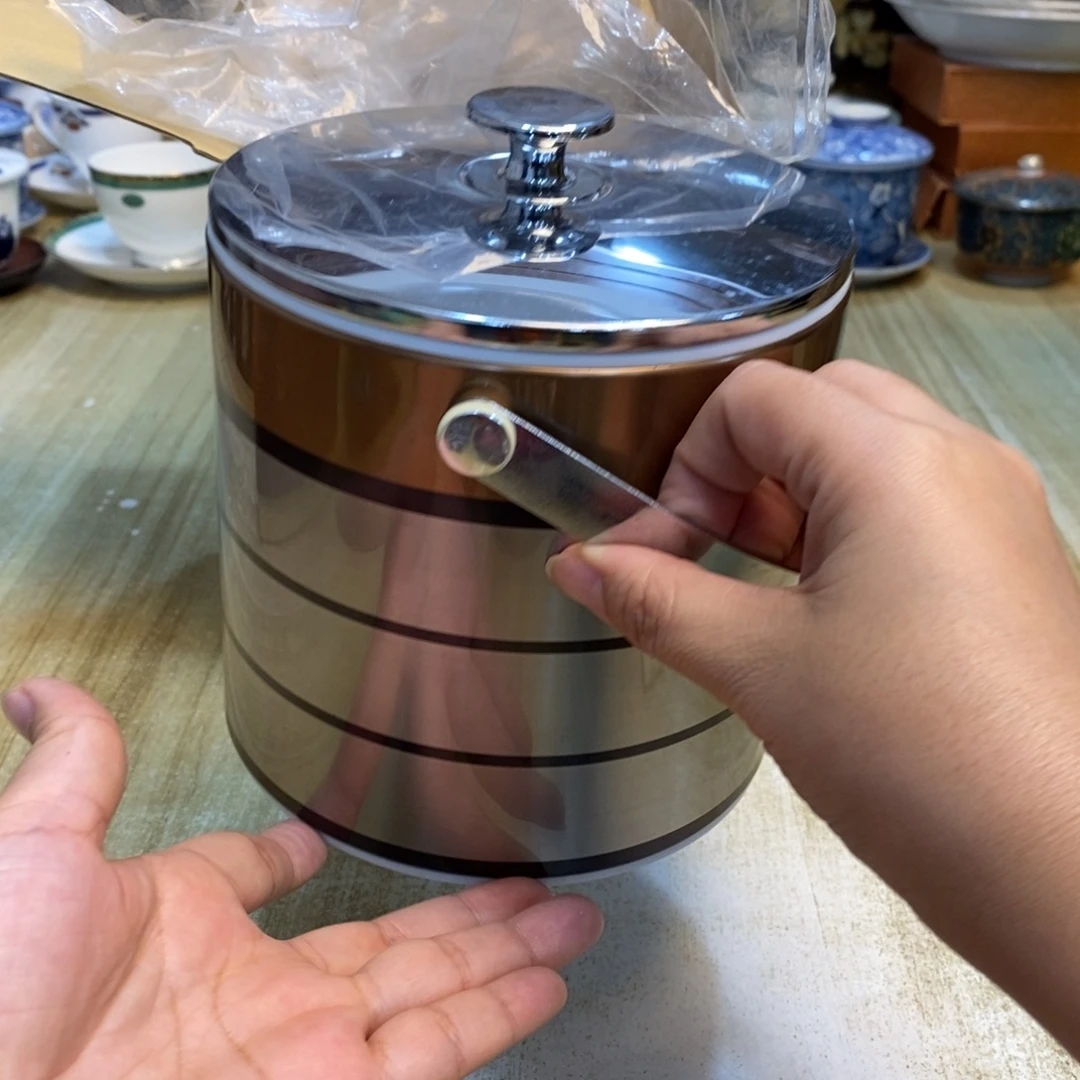 怡***地易雅集工艺品有限公司