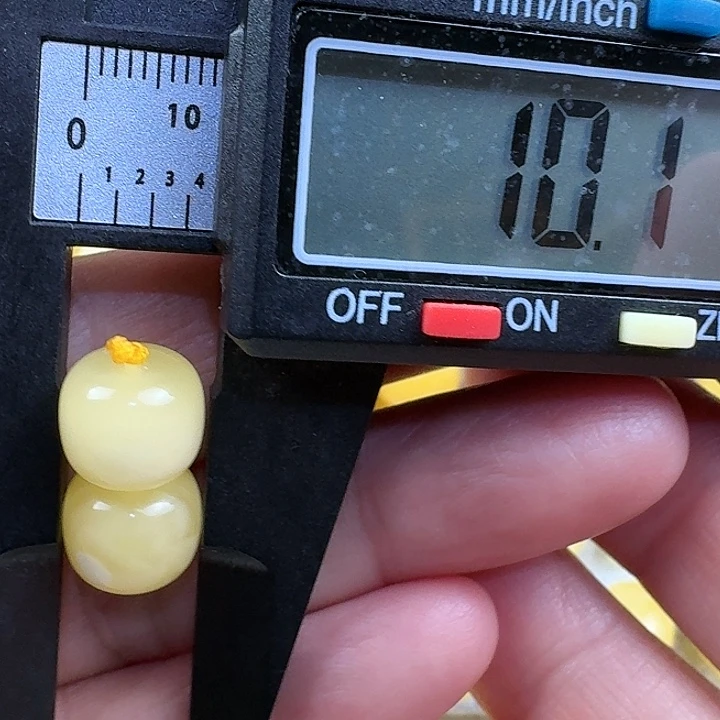 蜜蜡未镶嵌裸石23