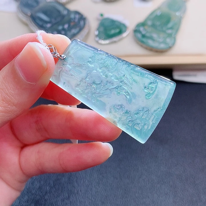 翡翠颈饰未镶嵌翡翠