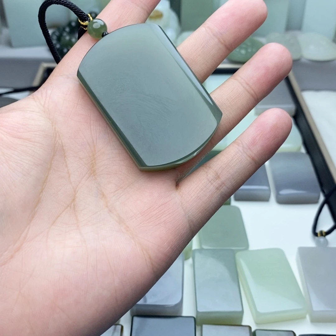 和田玉未镶嵌颈饰哦****h