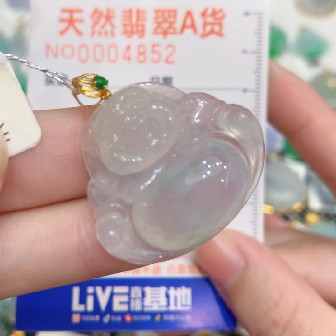 翡翠18K金镶嵌颈饰佛公