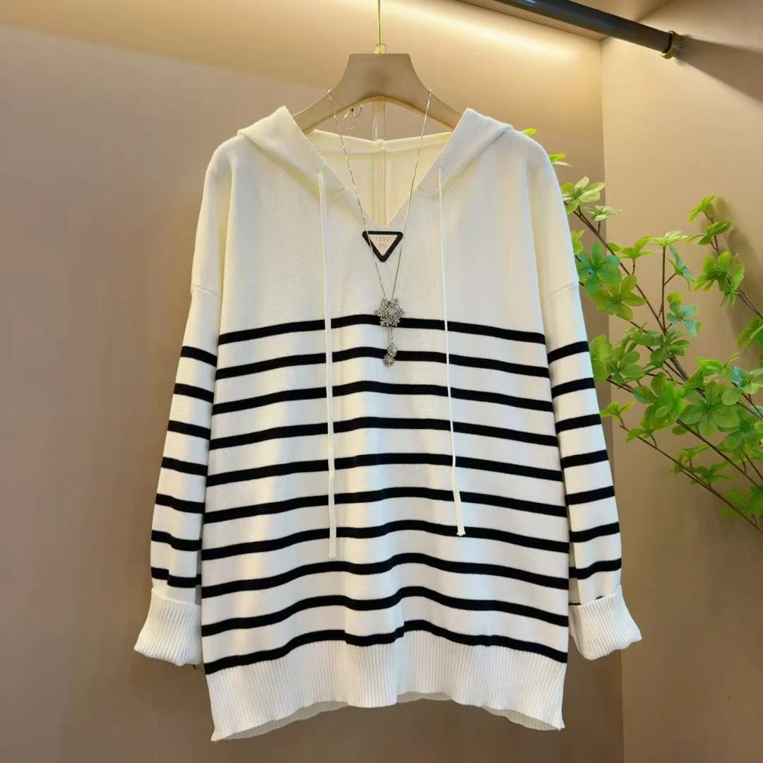 春季新款时尚条纹拼接减龄宽松百搭连帽针织衫（长66左右）
