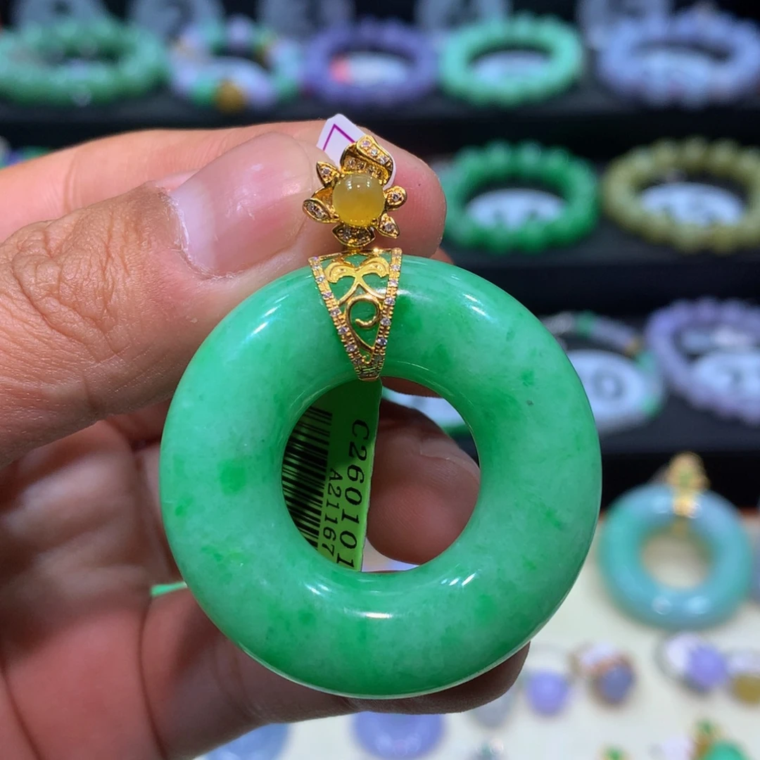 翡翠18K金镶嵌颈饰