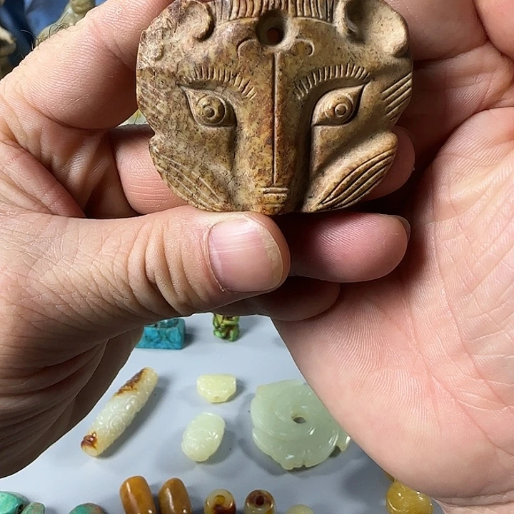 和田玉（糖玉）未镶嵌颈饰