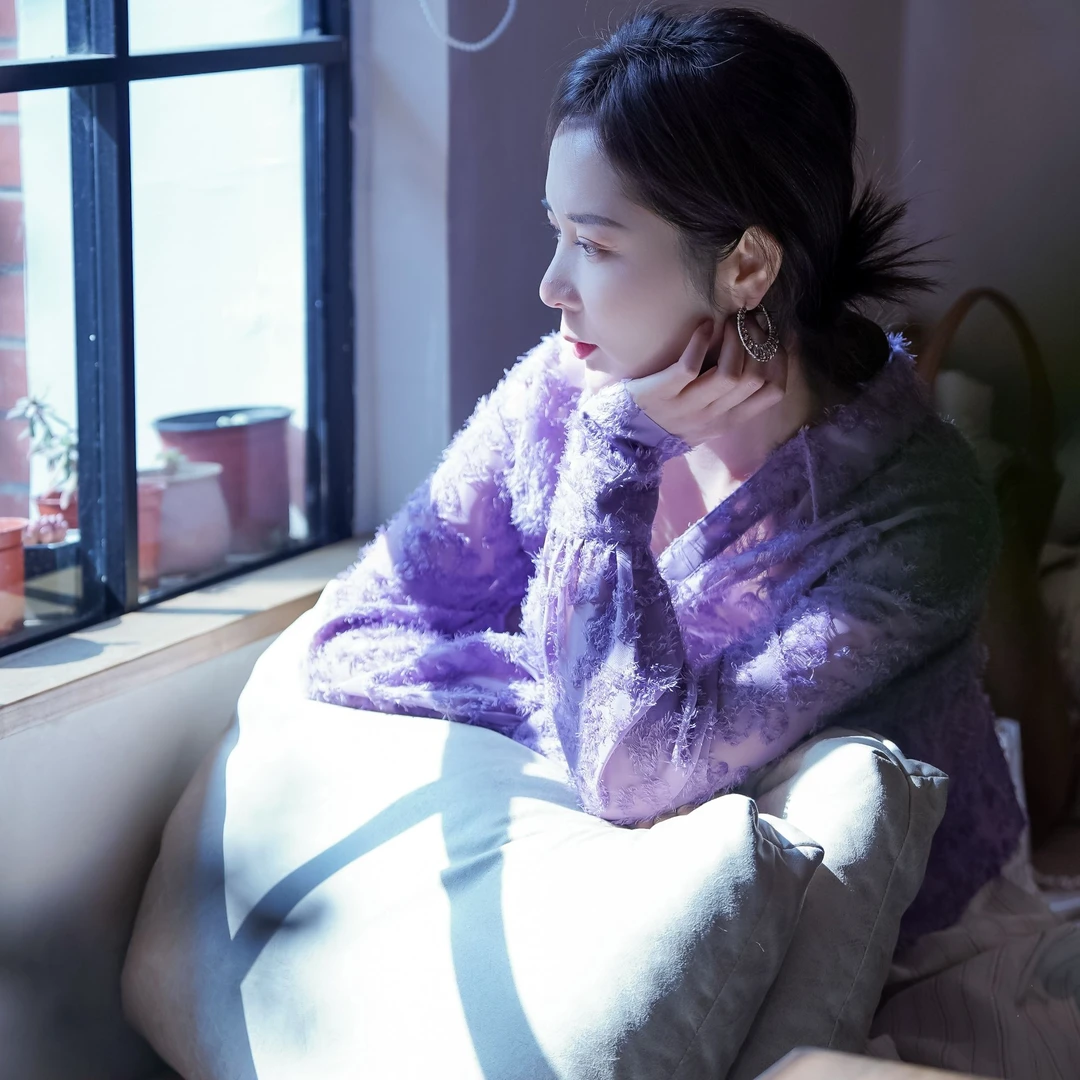 【木木琳专属】紫色剪花V领收腰衬衫2A3C101||X.W限量