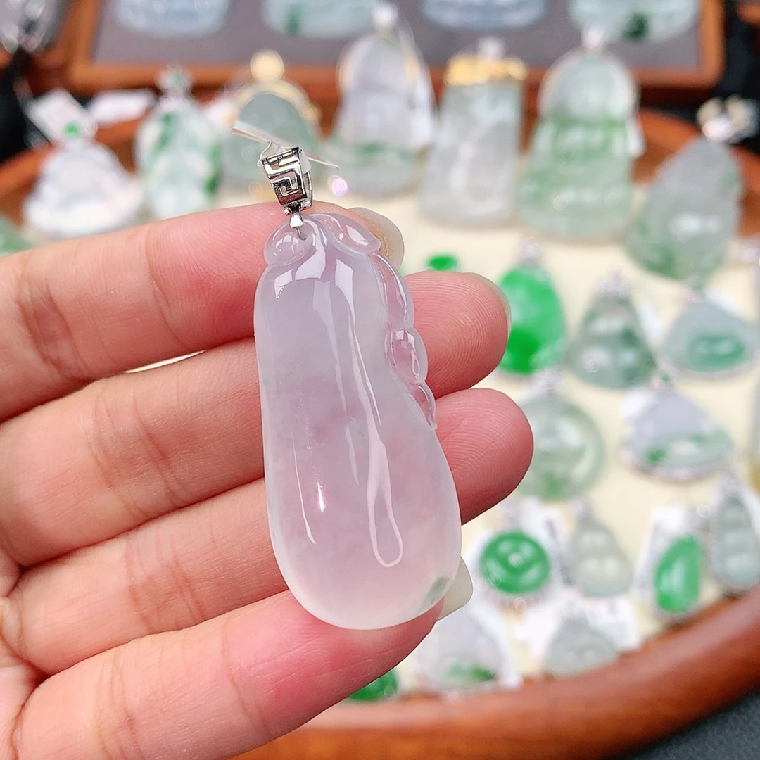 颈饰18K金镶嵌翡翠福瓜