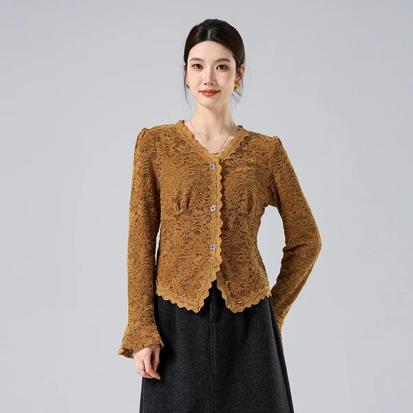 燕苹新冬款法式蕾丝花边V领收腰修身显瘦开叉喇叭袖打底ZQY25-93