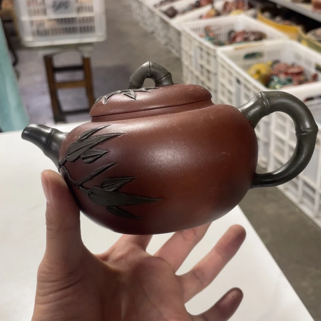 茶壶紫砂老厂紫砂壶一件。
