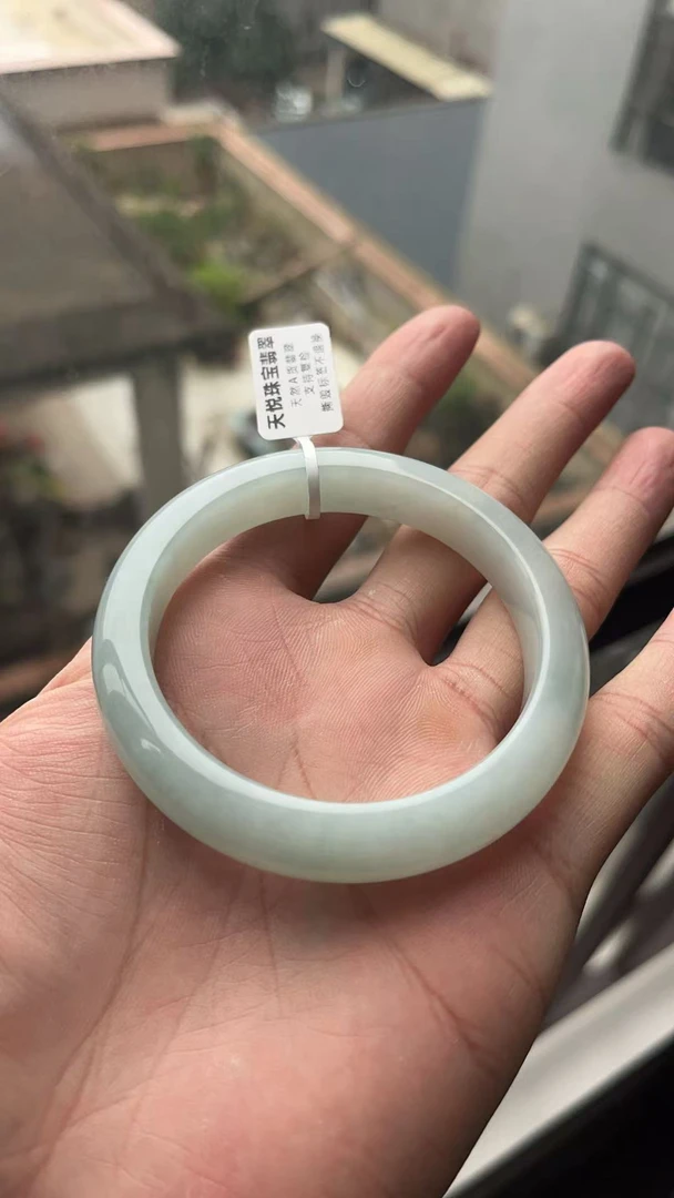 56+正圈翡翠手镯