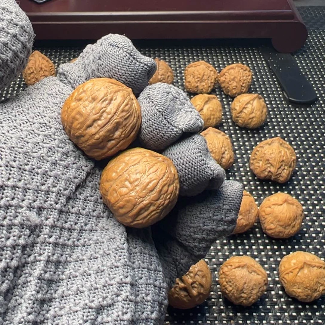 文玩核桃把件聚宝盆