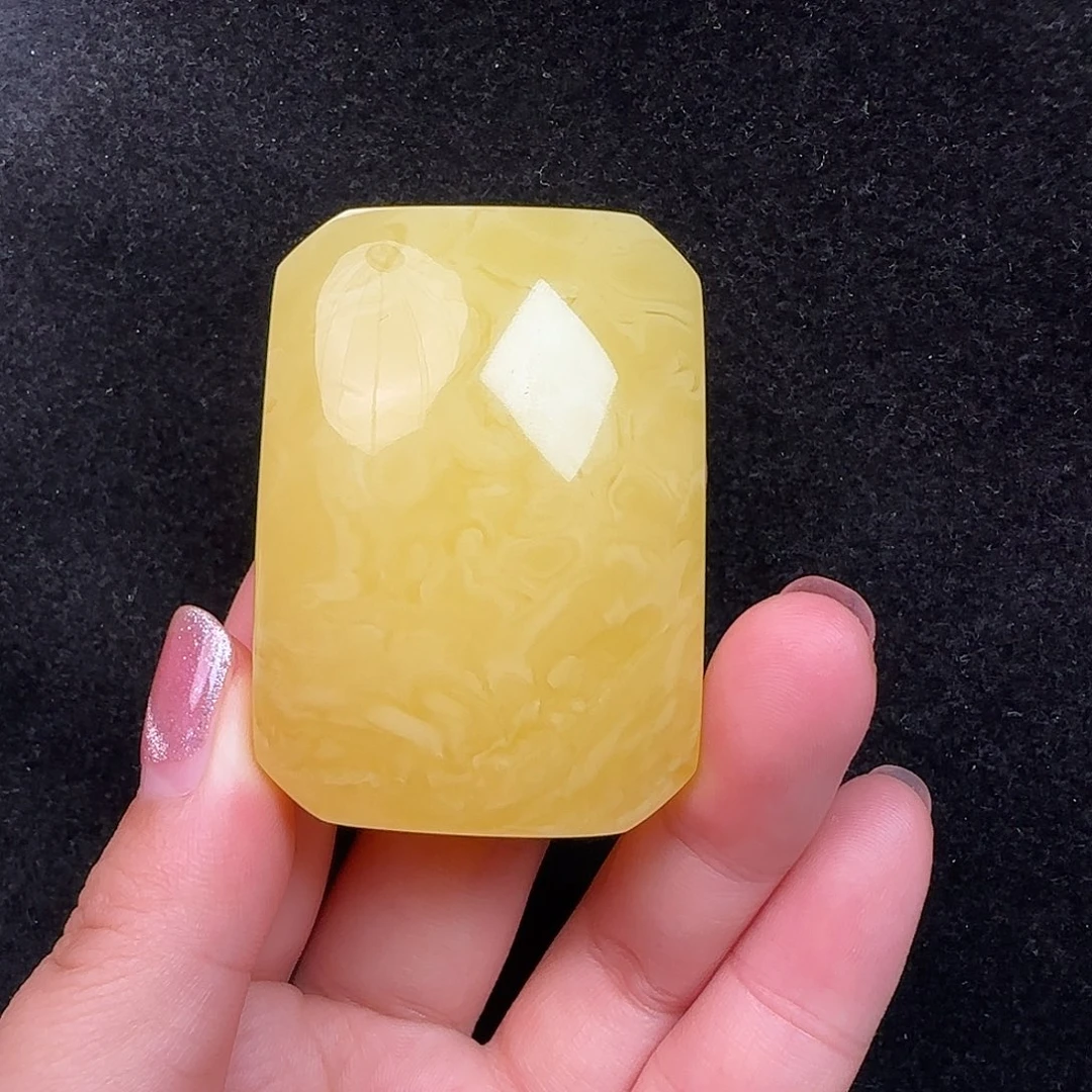 蜜蜡未镶嵌珠宝奇石