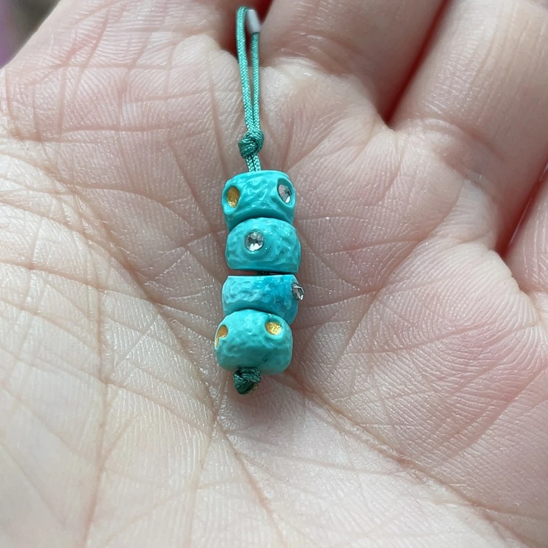 绿松石颈饰未镶嵌