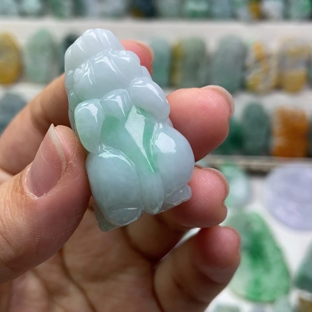 翡翠未镶嵌吊坠(赠链)