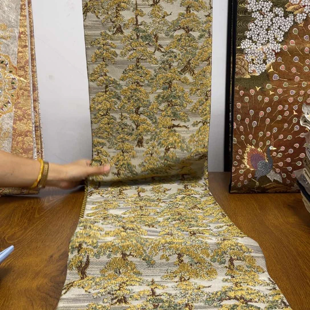 织绣织锦缎，织锦缎