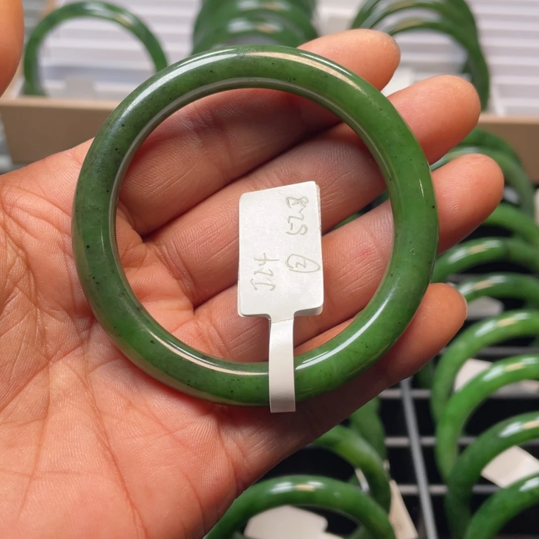 和田玉（碧玉）手镯未镶嵌