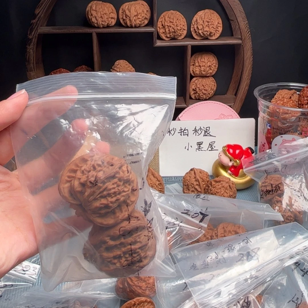 小***干文玩核桃吊坠麦虎47