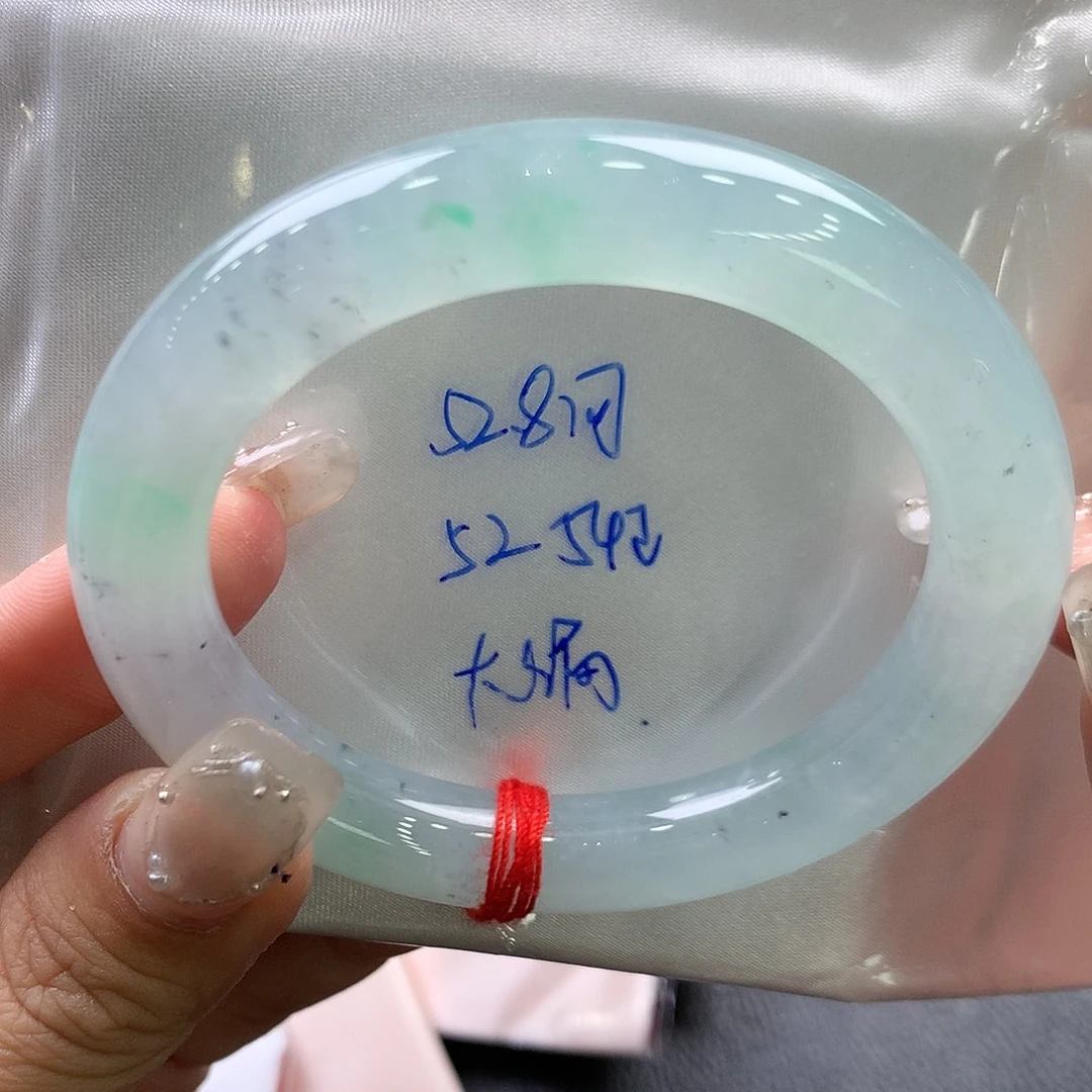 翡翠未镶嵌手镯52.8圆条