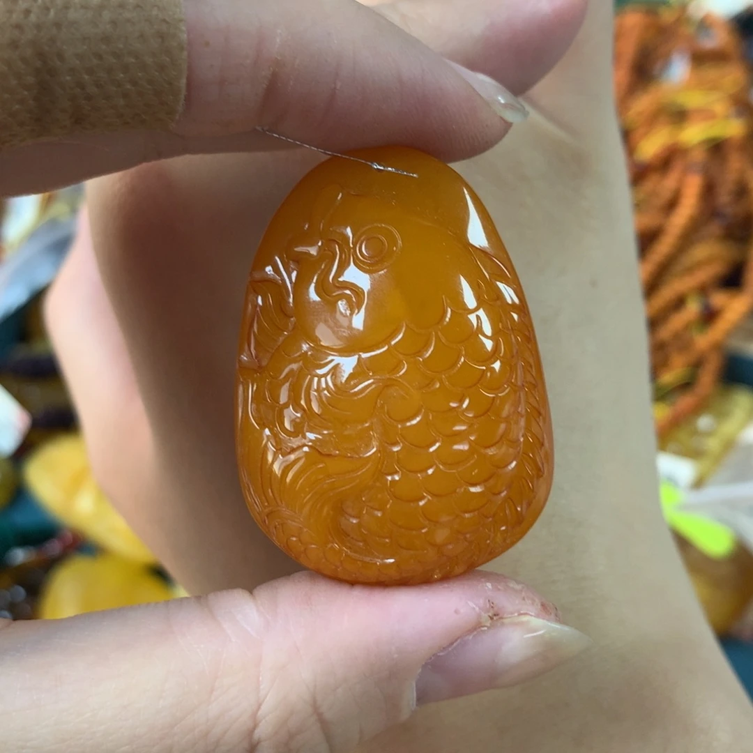 琥珀未镶嵌珠宝奇石101