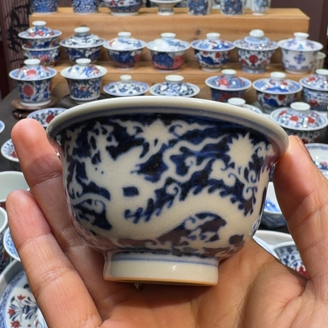 暗刻龙穿缠枝莲小压手杯柴窑