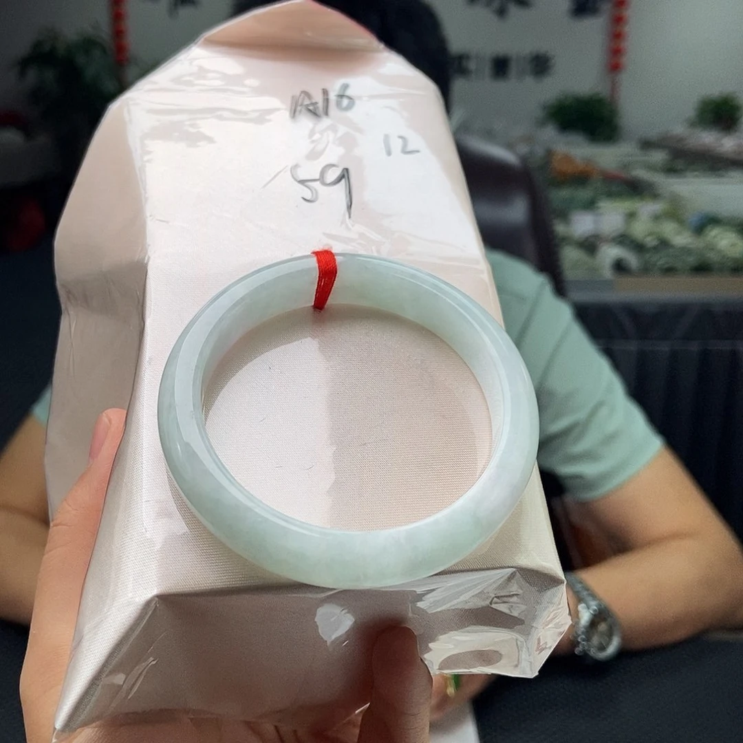 翡翠手镯未镶嵌颜色多样性发拍一发一