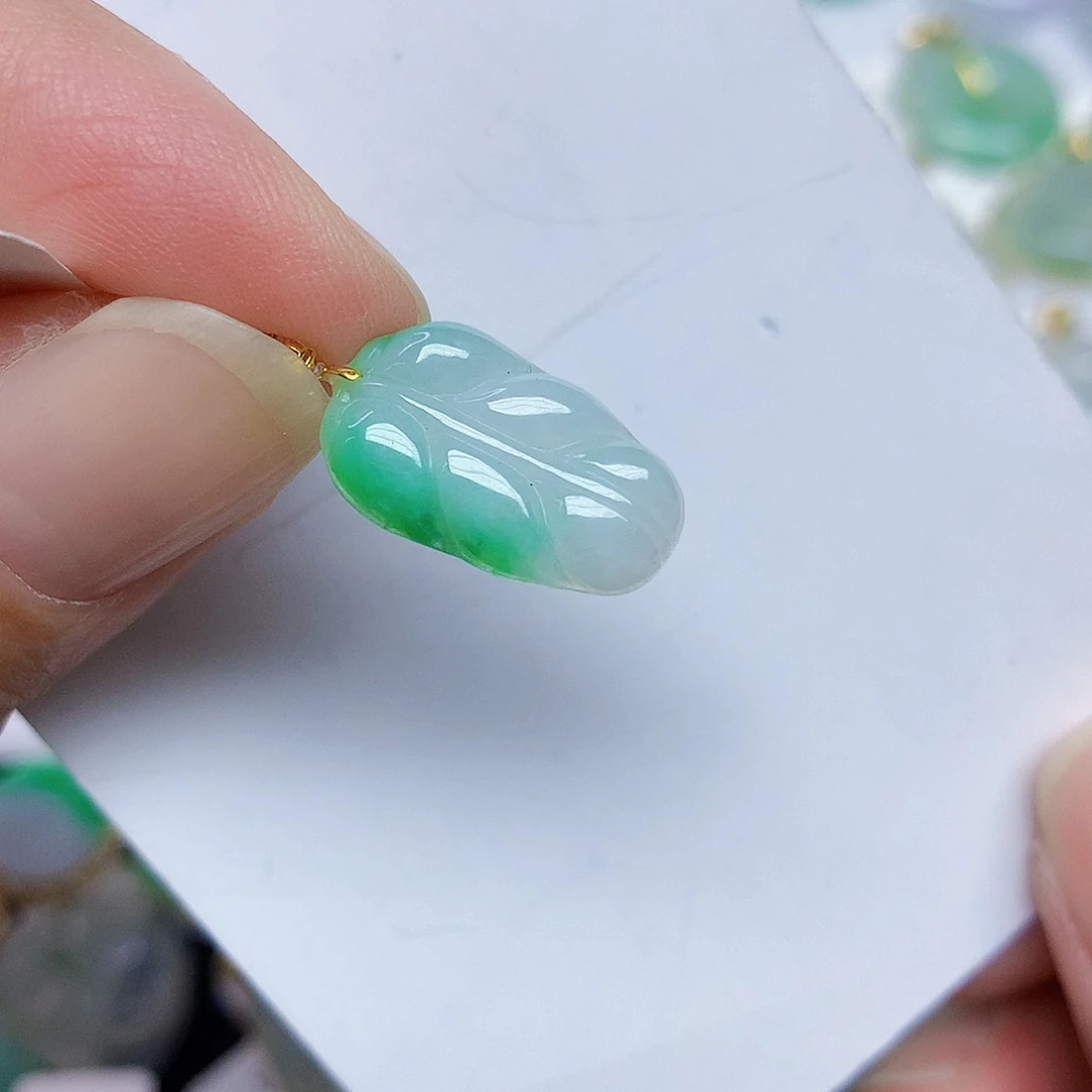 翡翠18K金镶嵌颈饰367789