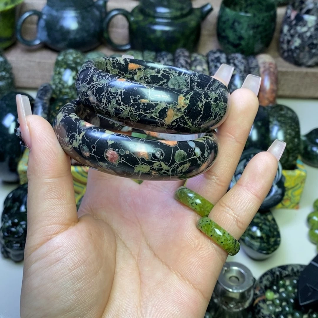 蛇纹石玉手链未镶嵌胡*萍